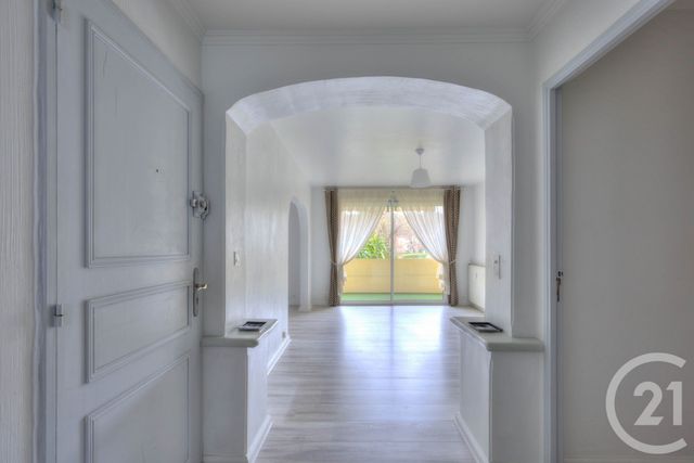 Appartement T4 à vendre - 4 pièces - 71.27 m2 - COGOLIN - 83 - PROVENCE-ALPES-COTE-D-AZUR - Century 21 Thomas Thum Immobilier