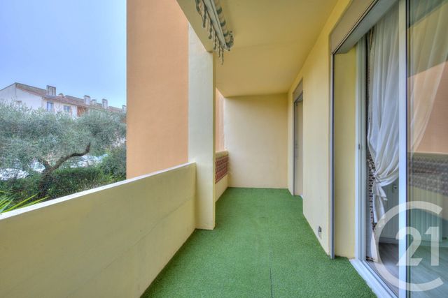 Appartement T4 à vendre - 4 pièces - 71.27 m2 - COGOLIN - 83 - PROVENCE-ALPES-COTE-D-AZUR - Century 21 Thomas Thum Immobilier