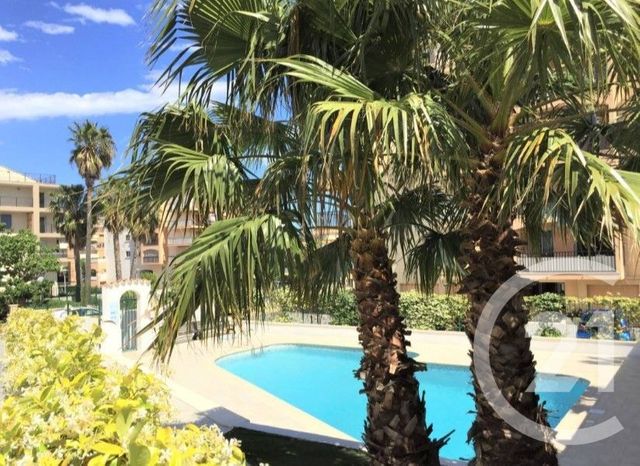 Appartement Studio à vendre - 1 pièce - 21.0 m2 - STE MAXIME - 83 - PROVENCE-ALPES-COTE-D-AZUR - Century 21 Thomas Thum Immobilier