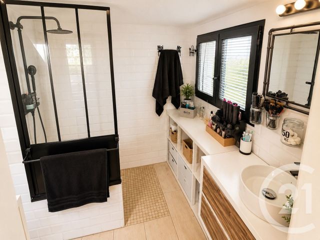 Appartement T2 à vendre - 3 pièces - 36.0 m2 - COGOLIN - 83 - PROVENCE-ALPES-COTE-D-AZUR - Century 21 Thomas Thum Immobilier