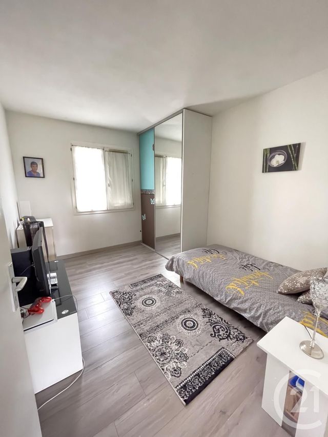 Appartement à vendre - 4 pièces - 82.58 m2 - COGOLIN - 83 - PROVENCE-ALPES-COTE-D-AZUR - Century 21 Thomas Thum Immobilier Appartement à vendre - 4 pièces - 82.58 m2 - COGOLIN - 83 - PROVENCE-ALPES-COTE-D-AZUR - Century 21 Thomas Thum Immobilier
