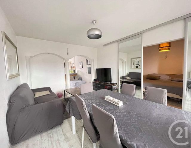 Appartement F3 à vendre - 4 pièces - 72.42 m2 - COGOLIN - 83 - PROVENCE-ALPES-COTE-D-AZUR - Century 21 Thomas Thum Immobilier Appartement F3 à vendre - 4 pièces - 72.42 m2 - COGOLIN - 83 - PROVENCE-ALPES-COTE-D-AZUR - Century 21 Thomas Thum Immobilier