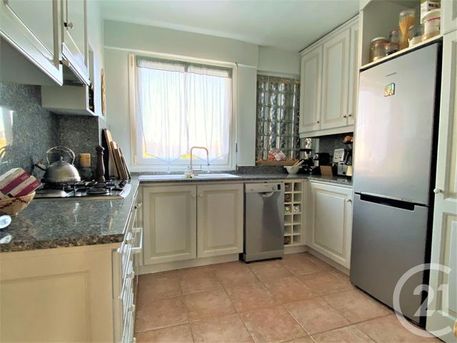 Appartement F3 à vendre - 3 pièces - 76.38 m2 - COGOLIN - 83 - PROVENCE-ALPES-COTE-D-AZUR - Century 21 Thomas Thum Immobilier Appartement F3 à vendre - 3 pièces - 76.38 m2 - COGOLIN - 83 - PROVENCE-ALPES-COTE-D-AZUR - Century 21 Thomas Thum Immobilier