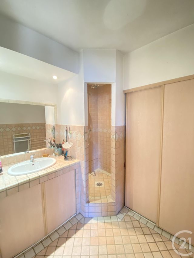 Afficher la photo en grand Appartement F3 à vendre - 3 pièces - 47.67 m2 - COGOLIN - 83 - PROVENCE-ALPES-COTE-D-AZUR - Century 21 Thomas Thum Immobilier