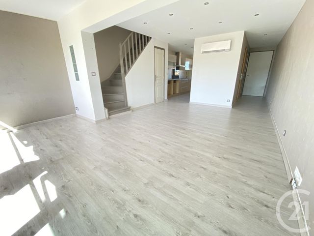 Afficher la photo en grand Appartement F2 à vendre - 3 pièces - 36.44 m2 - COGOLIN - 83 - PROVENCE-ALPES-COTE-D-AZUR - Century 21 Thomas Thum Immobilier