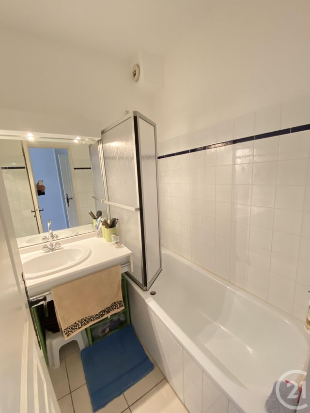 Afficher la photo en grand appartement à vendre - 3 pièces - 71.22 m2 - COGOLIN - 83 - PROVENCE-ALPES-COTE-D-AZUR - Century 21 Thomas Thum Immobilier