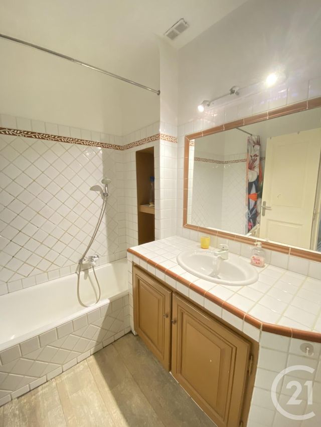 Afficher la photo en grand appartement à vendre - 3 pièces - 55.0 m2 - COGOLIN - 83 - PROVENCE-ALPES-COTE-D-AZUR - Century 21 Thomas Thum Immobilier