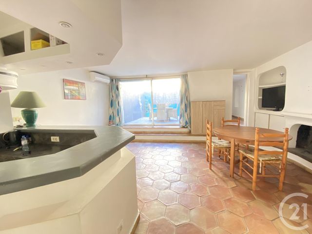 Afficher la photo en grand appartement à vendre - 3 pièces - 55.0 m2 - COGOLIN - 83 - PROVENCE-ALPES-COTE-D-AZUR - Century 21 Thomas Thum Immobilier