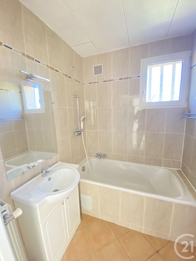Appartement F3 à vendre - 3 pièces - 58.78 m2 - COGOLIN - 83 - PROVENCE-ALPES-COTE-D-AZUR - Century 21 Thomas Thum Immobilier Appartement F3 à vendre - 3 pièces - 58.78 m2 - COGOLIN - 83 - PROVENCE-ALPES-COTE-D-AZUR - Century 21 Thomas Thum Immobilier