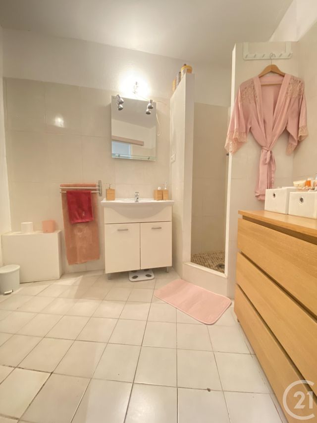 Appartement T2 à vendre - 2 pièces - 37.2 m2 - GASSIN - 83 - PROVENCE-ALPES-COTE-D-AZUR - Century 21 Thomas Thum Immobilier Appartement T2 à vendre - 2 pièces - 37.2 m2 - GASSIN - 83 - PROVENCE-ALPES-COTE-D-AZUR - Century 21 Thomas Thum Immobilier