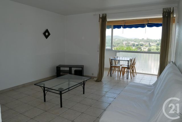 Afficher la photo en grand Appartement F2 à vendre - 2 pièces - 59.41 m2 - COGOLIN - 83 - PROVENCE-ALPES-COTE-D-AZUR - Century 21 Thomas Thum Immobilier
