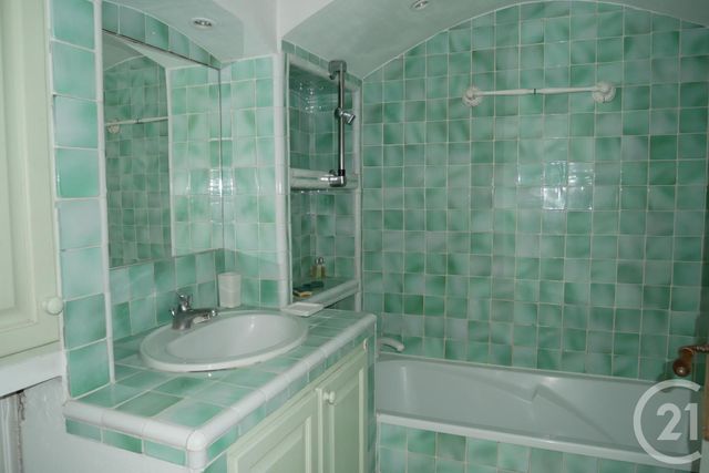 Afficher la photo en grand Appartement F2 à vendre - 2 pièces - 59.41 m2 - COGOLIN - 83 - PROVENCE-ALPES-COTE-D-AZUR - Century 21 Thomas Thum Immobilier