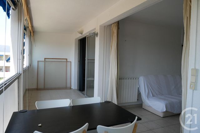 Afficher la photo en grand Appartement F2 à vendre - 2 pièces - 59.41 m2 - COGOLIN - 83 - PROVENCE-ALPES-COTE-D-AZUR - Century 21 Thomas Thum Immobilier