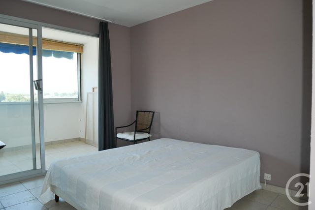 Afficher la photo en grand Appartement F2 à vendre - 2 pièces - 59.41 m2 - COGOLIN - 83 - PROVENCE-ALPES-COTE-D-AZUR - Century 21 Thomas Thum Immobilier