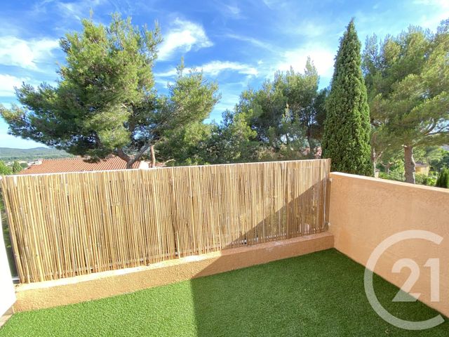 Afficher la photo en grand Appartement T4 à vendre - 4 pièces - 79.0 m2 - COGOLIN - 83 - PROVENCE-ALPES-COTE-D-AZUR - Century 21 Thomas Thum Immobilier