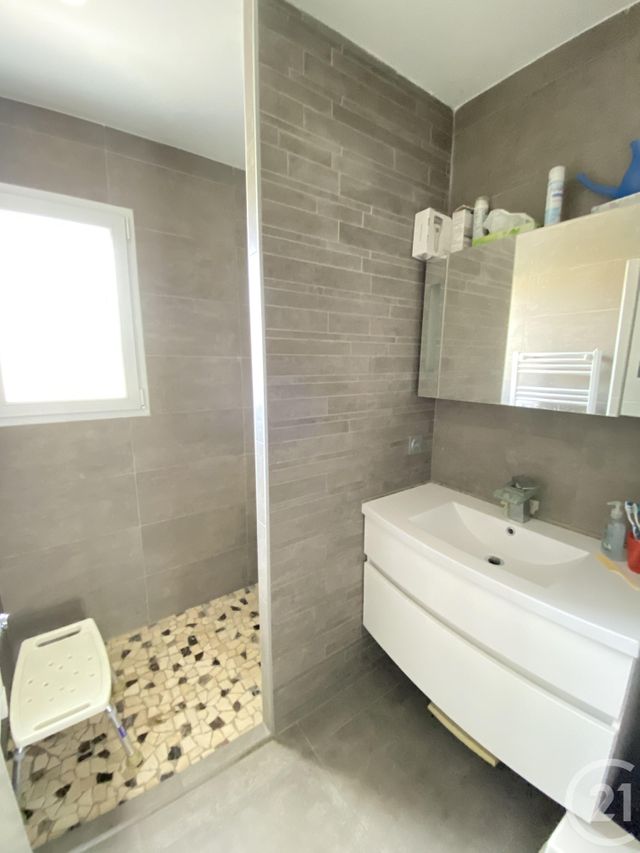 Afficher la photo en grand maison à vendre - 4 pièces - 98.0 m2 - COGOLIN - 83 - PROVENCE-ALPES-COTE-D-AZUR - Century 21 Thomas Thum Immobilier