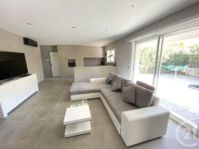 Afficher la photo en grand maison à vendre - 4 pièces - 98.0 m2 - COGOLIN - 83 - PROVENCE-ALPES-COTE-D-AZUR - Century 21 Thomas Thum Immobilier