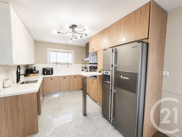 Appartement T4 à vendre - 4 pièces - 97.81 m2 - COGOLIN - 83 - PROVENCE-ALPES-COTE-D-AZUR - Century 21 Thomas Thum Immobilier