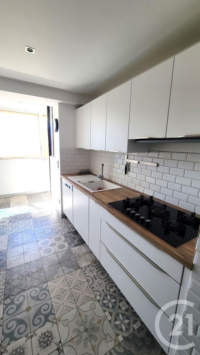 Appartement T4 à vendre - 4 pièces - 85.0 m2 - COGOLIN - 83 - PROVENCE-ALPES-COTE-D-AZUR - Century 21 Thomas Thum Immobilier