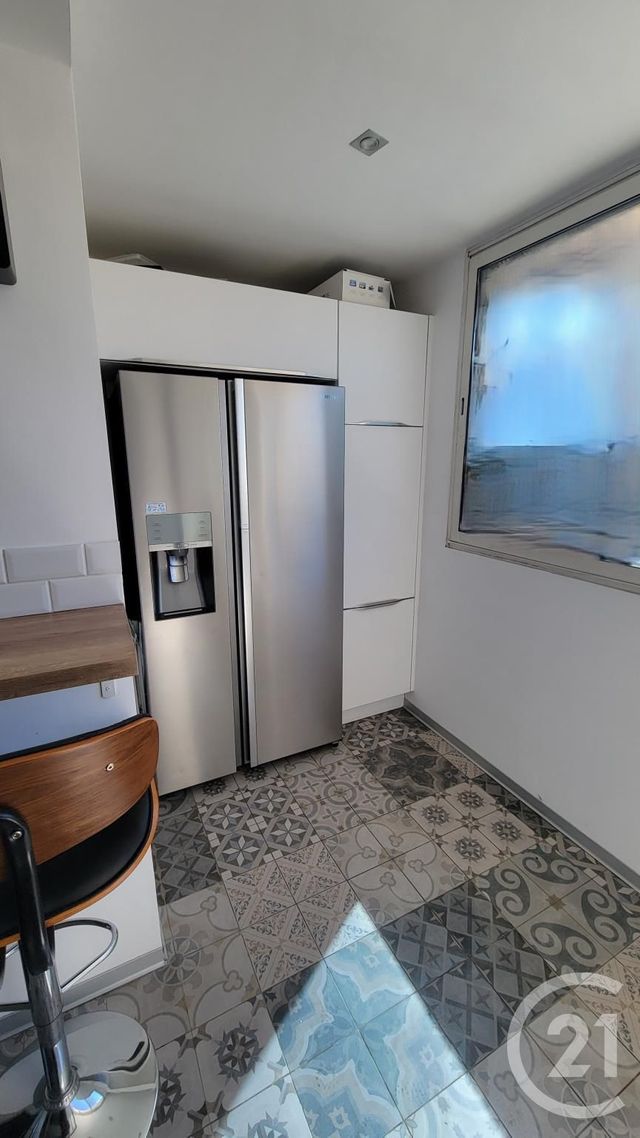 Appartement T4 à vendre - 4 pièces - 85.0 m2 - COGOLIN - 83 - PROVENCE-ALPES-COTE-D-AZUR - Century 21 Thomas Thum Immobilier