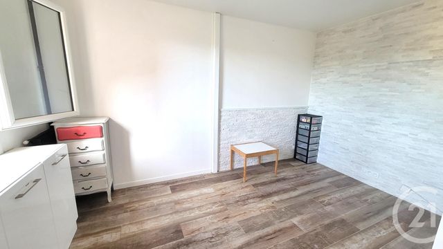 Appartement T4 à vendre - 4 pièces - 85.0 m2 - COGOLIN - 83 - PROVENCE-ALPES-COTE-D-AZUR - Century 21 Thomas Thum Immobilier