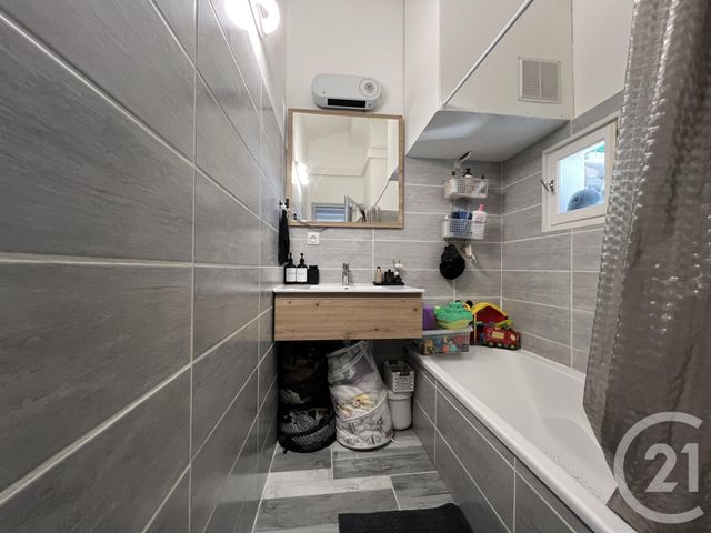 Afficher la photo en grand maison à vendre - 3 pièces - 58.43 m2 - COGOLIN - 83 - PROVENCE-ALPES-COTE-D-AZUR - Century 21 Thomas Thum Immobilier