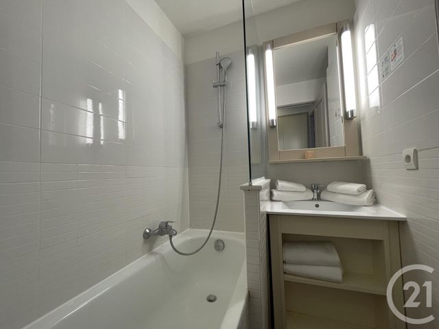 Afficher la photo en grand Appartement T2 à vendre - 2 pièces - 22.43 m2 - GRIMAUD - 83 - PROVENCE-ALPES-COTE-D-AZUR - Century 21 Thomas Thum Immobilier