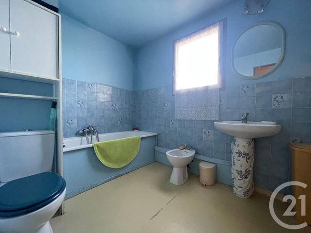 Appartement F3 à vendre - 3 pièces - 78.34 m2 - COGOLIN - 83 - PROVENCE-ALPES-COTE-D-AZUR - Century 21 Thomas Thum Immobilier