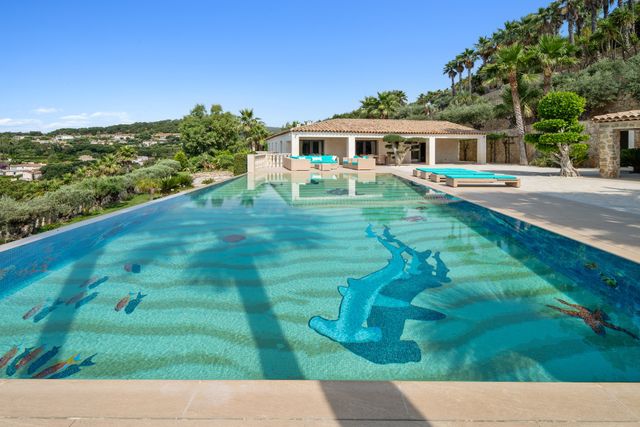 maison à vendre - 15 pièces - 580.0 m2 - GRIMAUD - 83 - PROVENCE-ALPES-COTE-D-AZUR - Century 21 Thomas Thum Immobilier