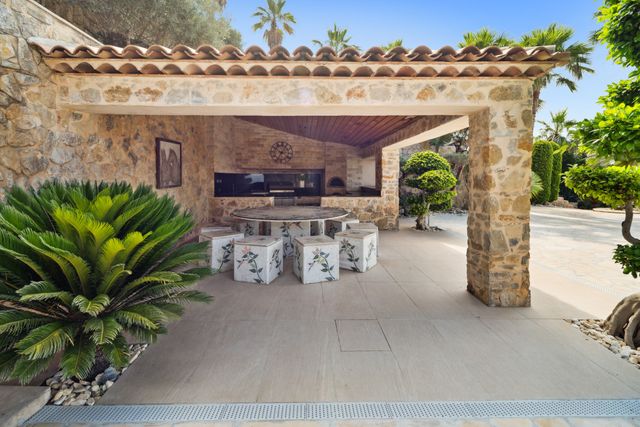 maison à vendre - 15 pièces - 580.0 m2 - GRIMAUD - 83 - PROVENCE-ALPES-COTE-D-AZUR - Century 21 Thomas Thum Immobilier